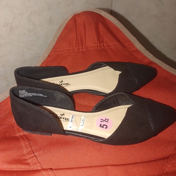 Shoes - Picture 2 of 2